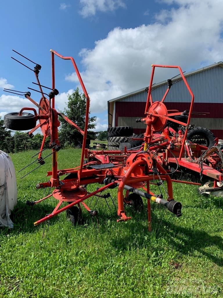 Kuhn GF 502 Obracače a zhrabovače sena