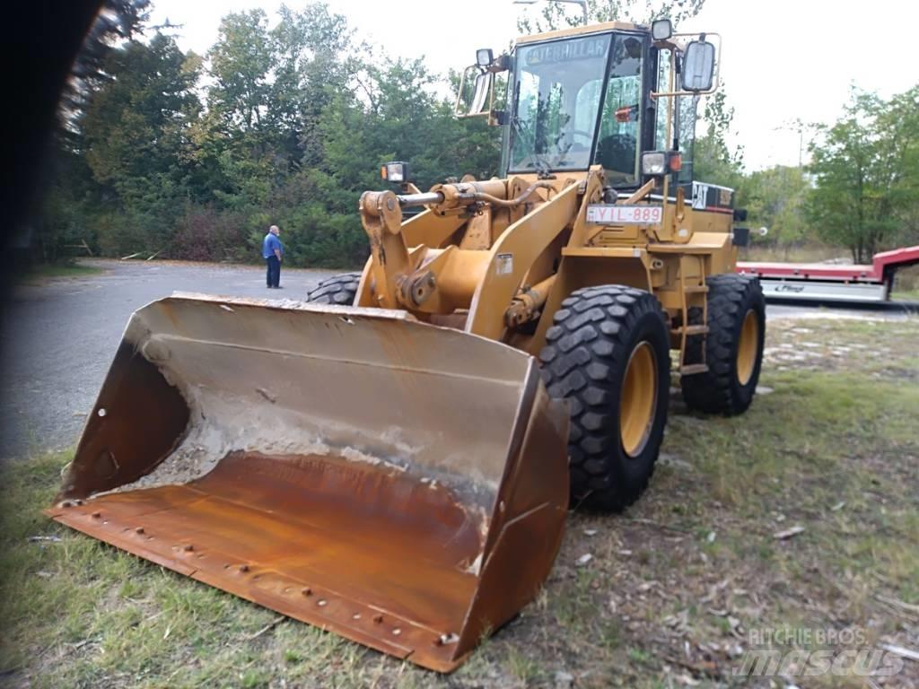 CAT 928F Kolesové nakladače