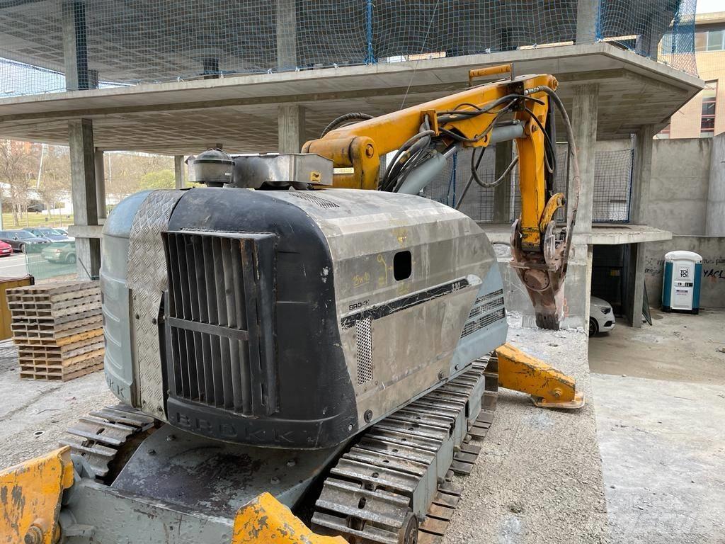 Brokk 330 Diesel Demolačné rýpadlá