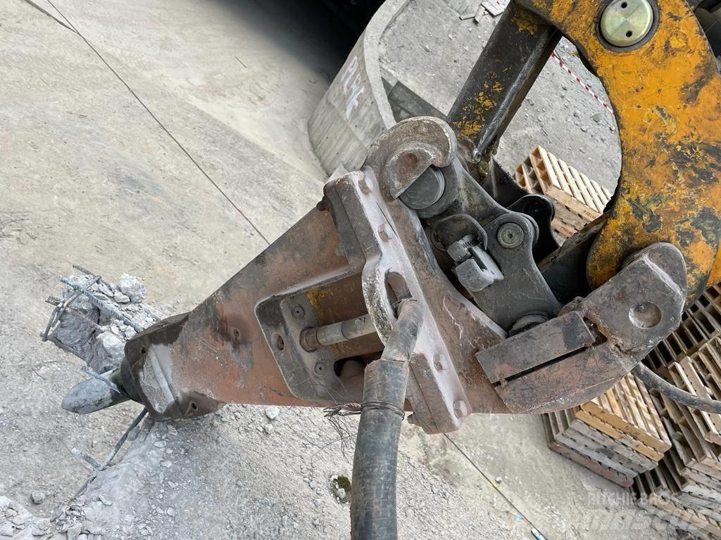 Brokk 330 Diesel Demolačné rýpadlá