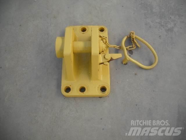 Komatsu D65EX PX Pásové dozéry