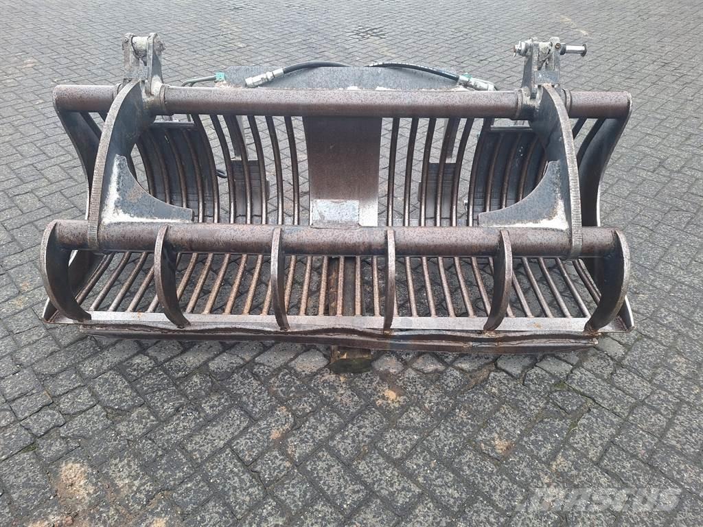 Volvo BM L 30 Kŕmidlá, kŕmne žľaby