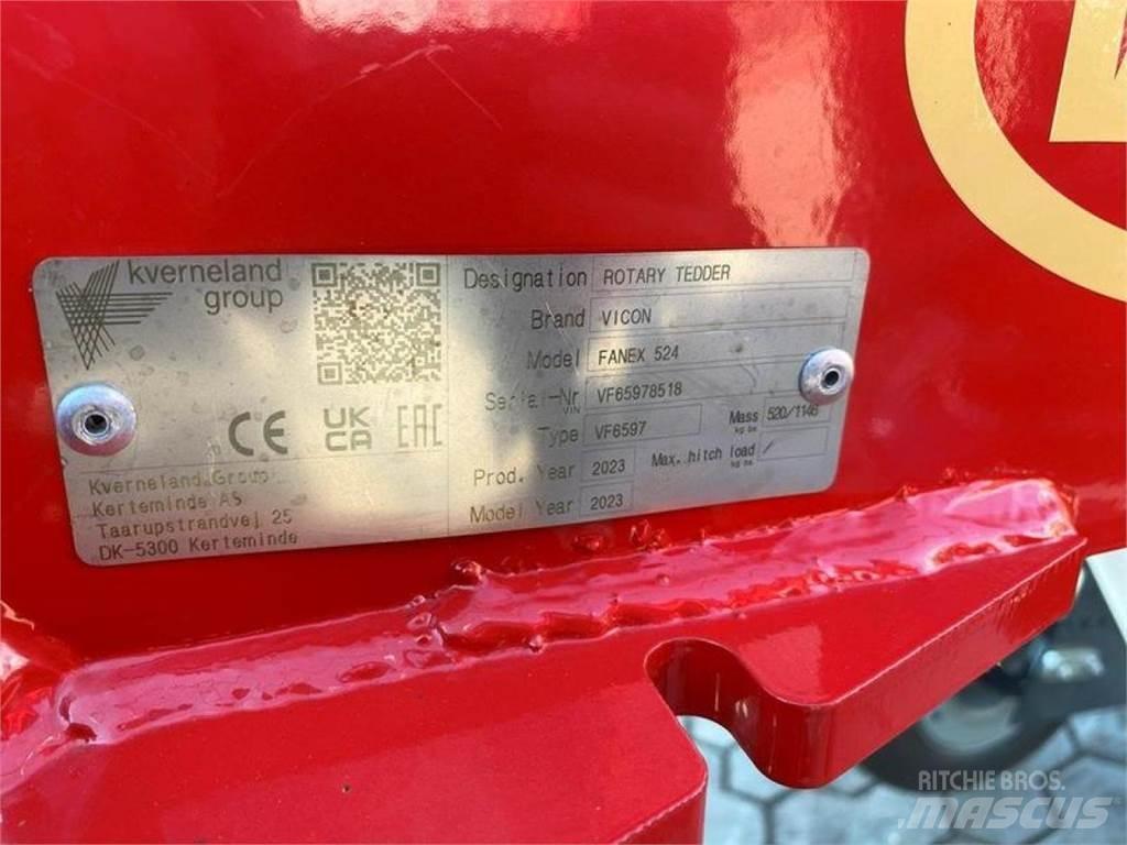 Vicon FANEX 524 Obracače a zhrabovače sena