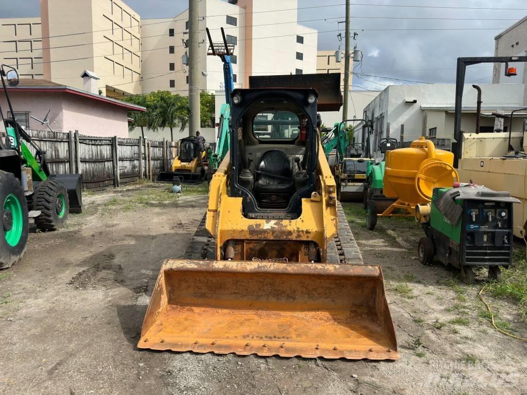 CAT 259 D Šmykom riadené nakladače