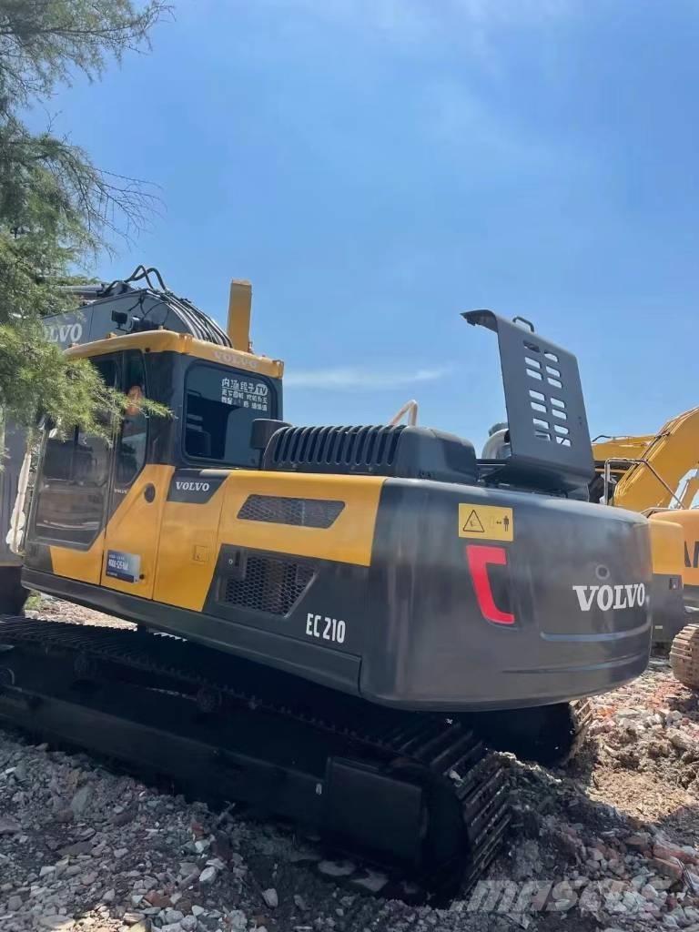 Volvo EC210D Pásové rýpadlá