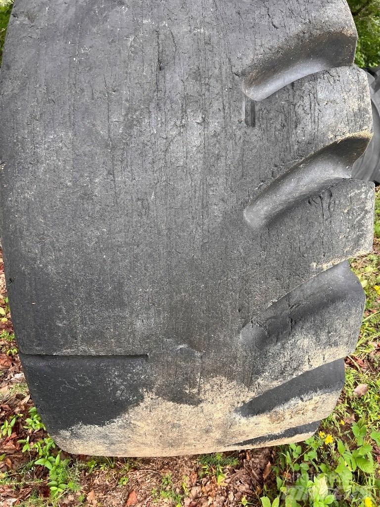  65/35X33 Firestone Pneumatiky, kolesá a ráfiky