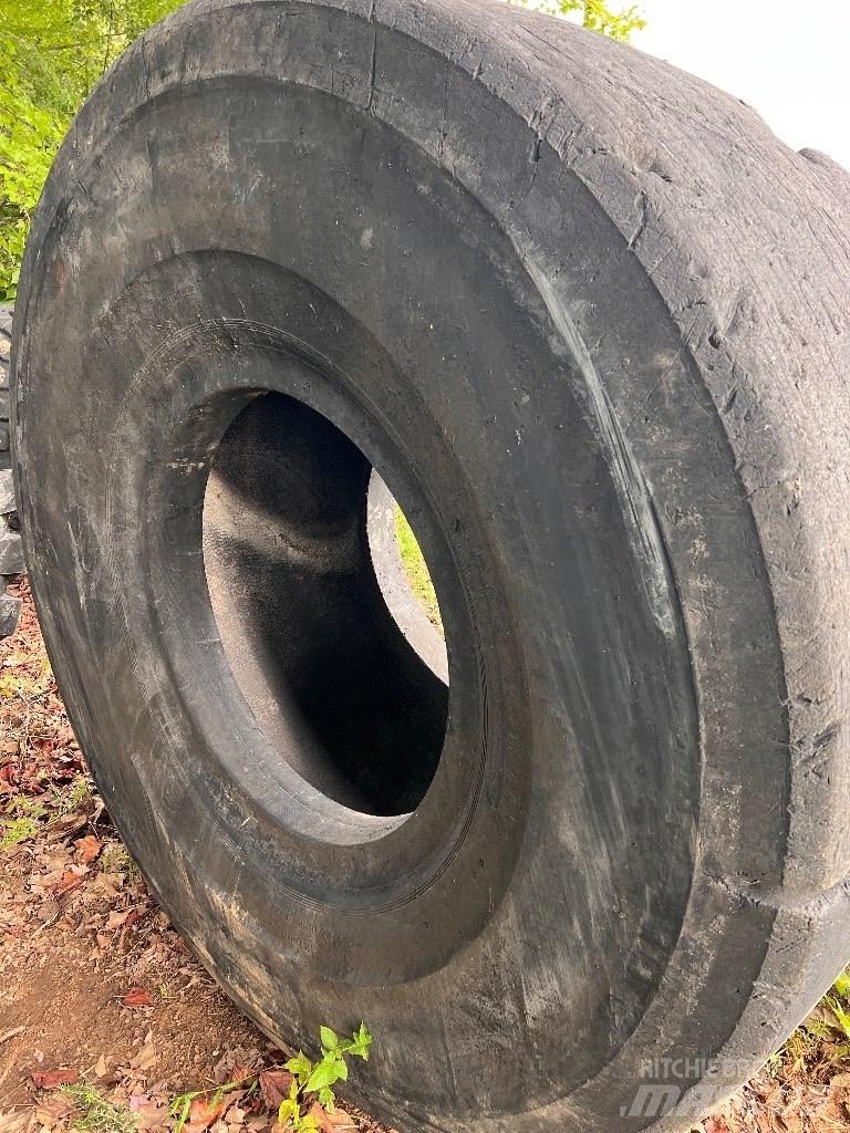  65/35X33 Firestone Pneumatiky, kolesá a ráfiky