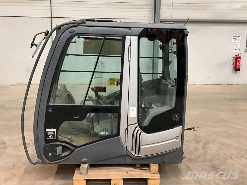 Hitachi ZX 210-3 Kabíny a interiér