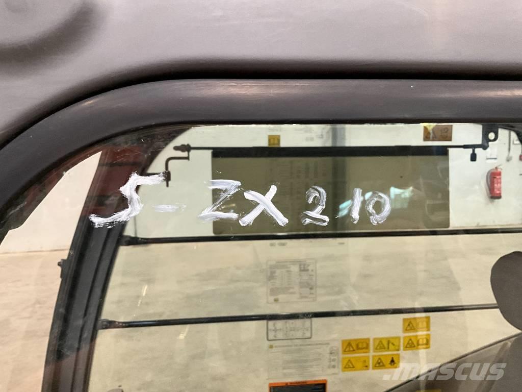 Hitachi ZX 210-3 Kabíny a interiér