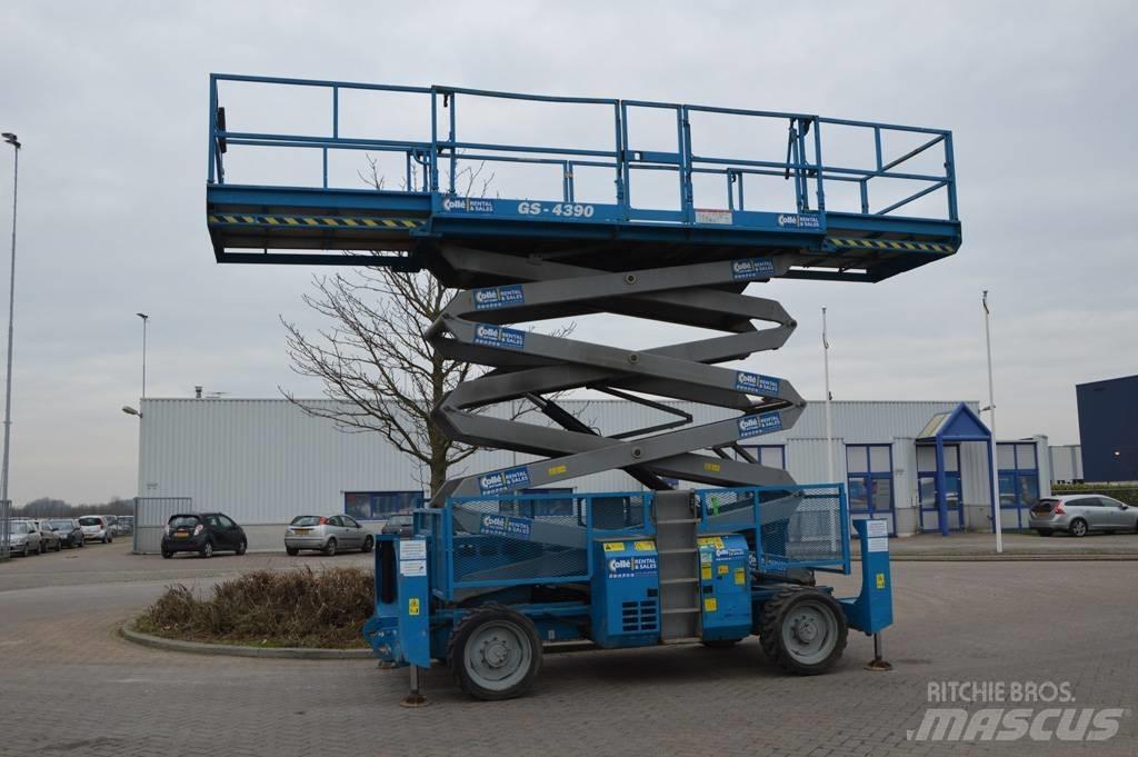 Genie GS4390RT Nožnicové zdvíhacie plošiny