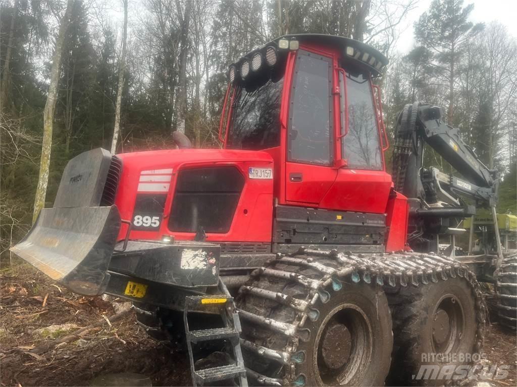 Komatsu 895 Lesné traktory