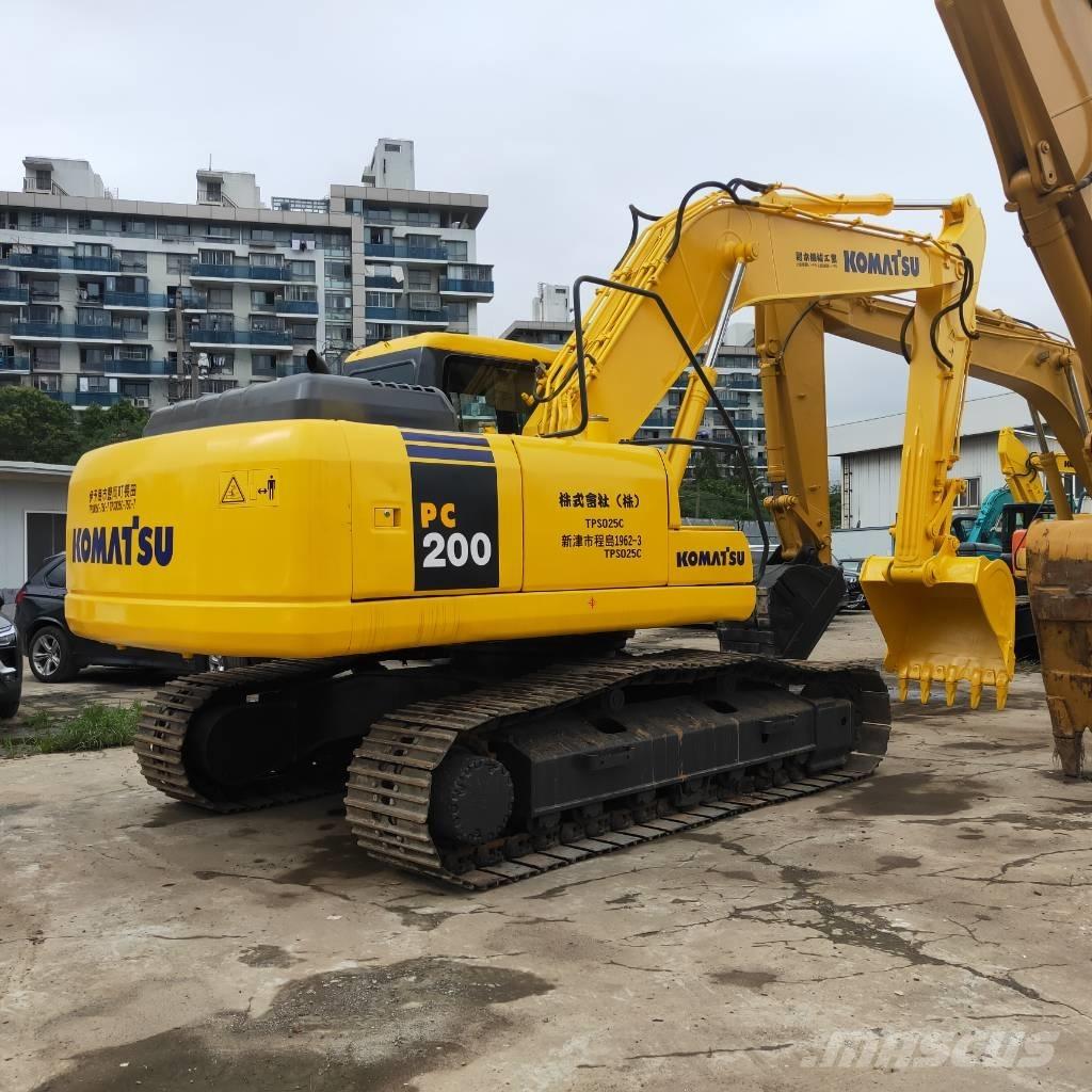 Komatsu PC200-7 Pásové rýpadlá
