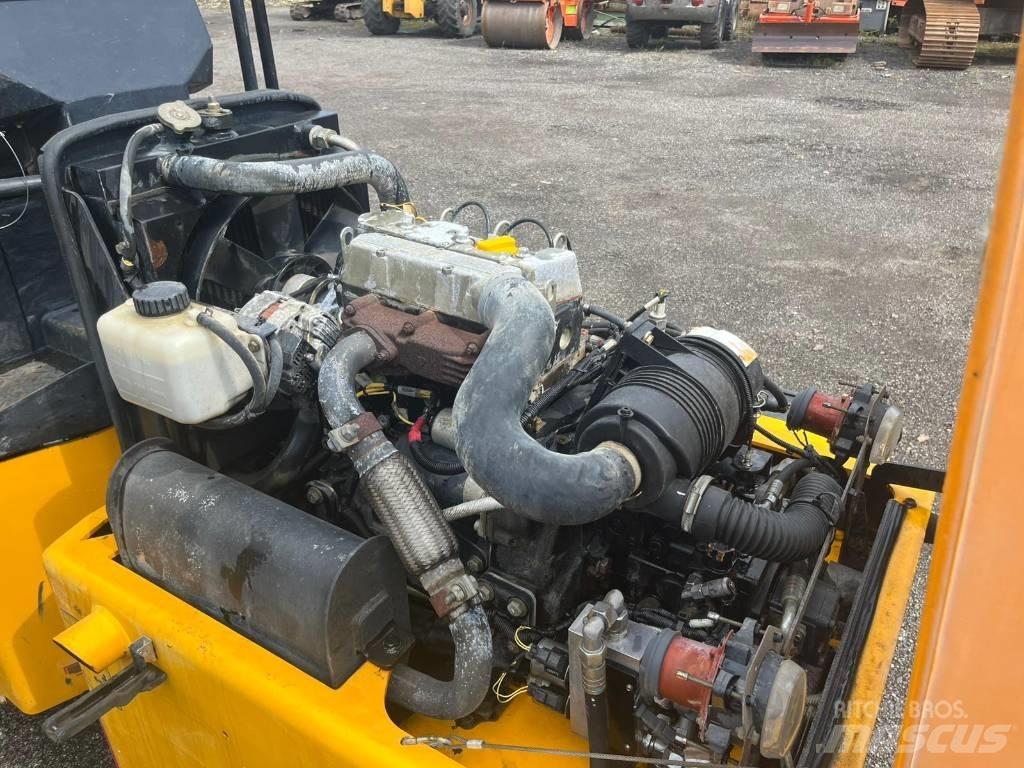 JCB VMT 260-120 Tandemové valce