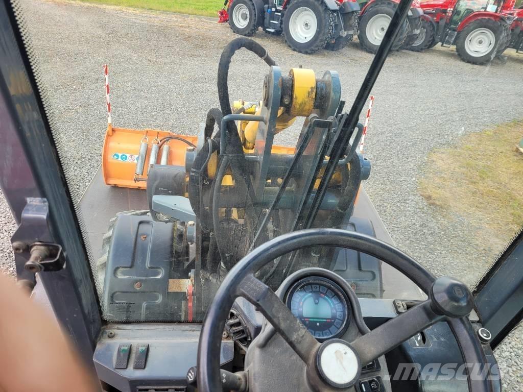 Gehl 340 Viacúčelové nakladače