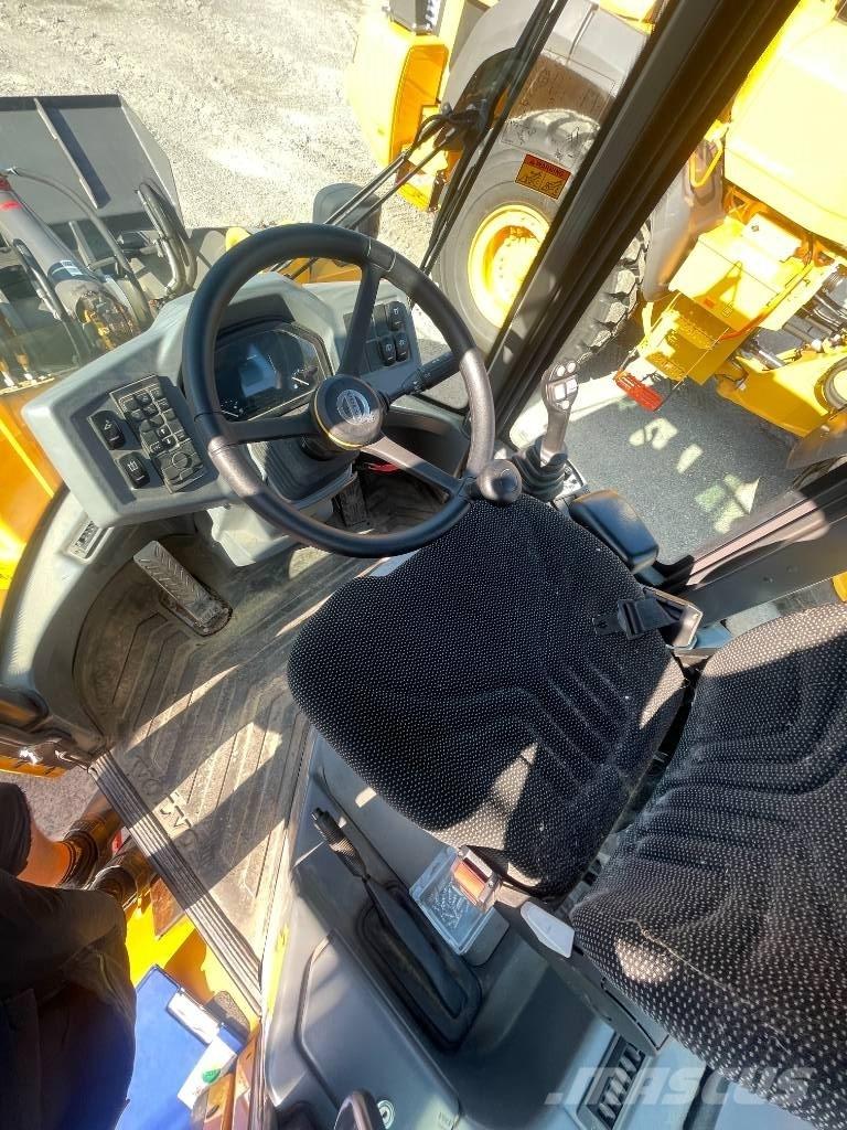 Volvo L30GS Kolesové nakladače
