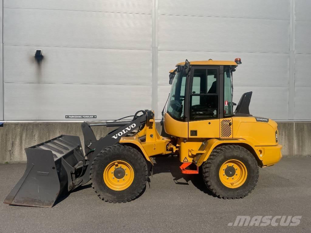 Volvo L30GS Kolesové nakladače