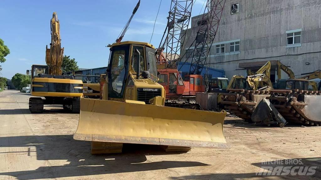 CAT D5G LGP Pásové dozéry