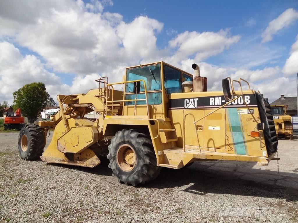 CAT RM 350 B Pôdne kompaktory