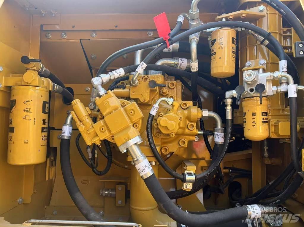 CAT 330 D Pásové rýpadlá