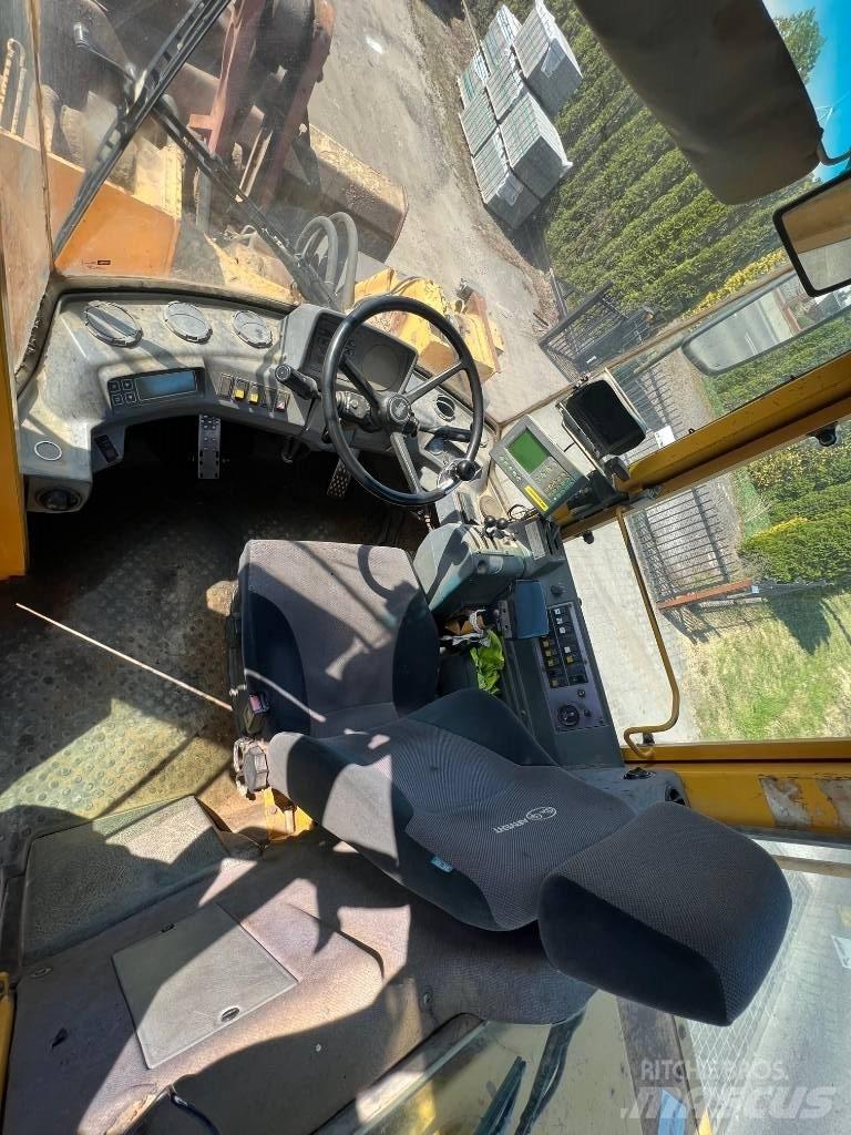 Volvo BM L150 Kolesové nakladače