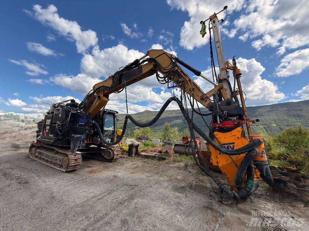 CAT 325 FL CR Špeciálne bagre