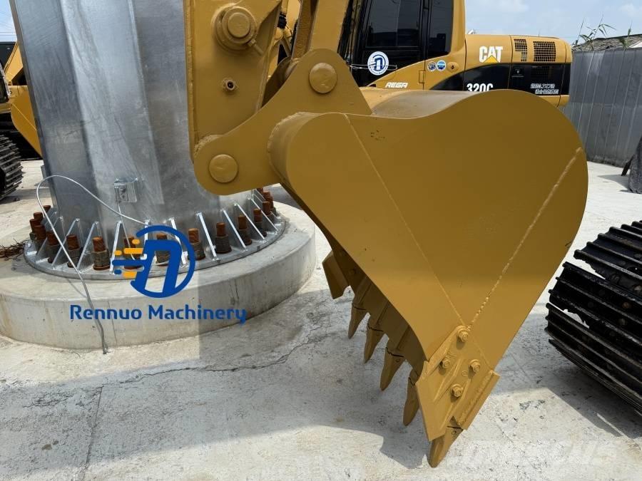 CAT 320B Pásové rýpadlá