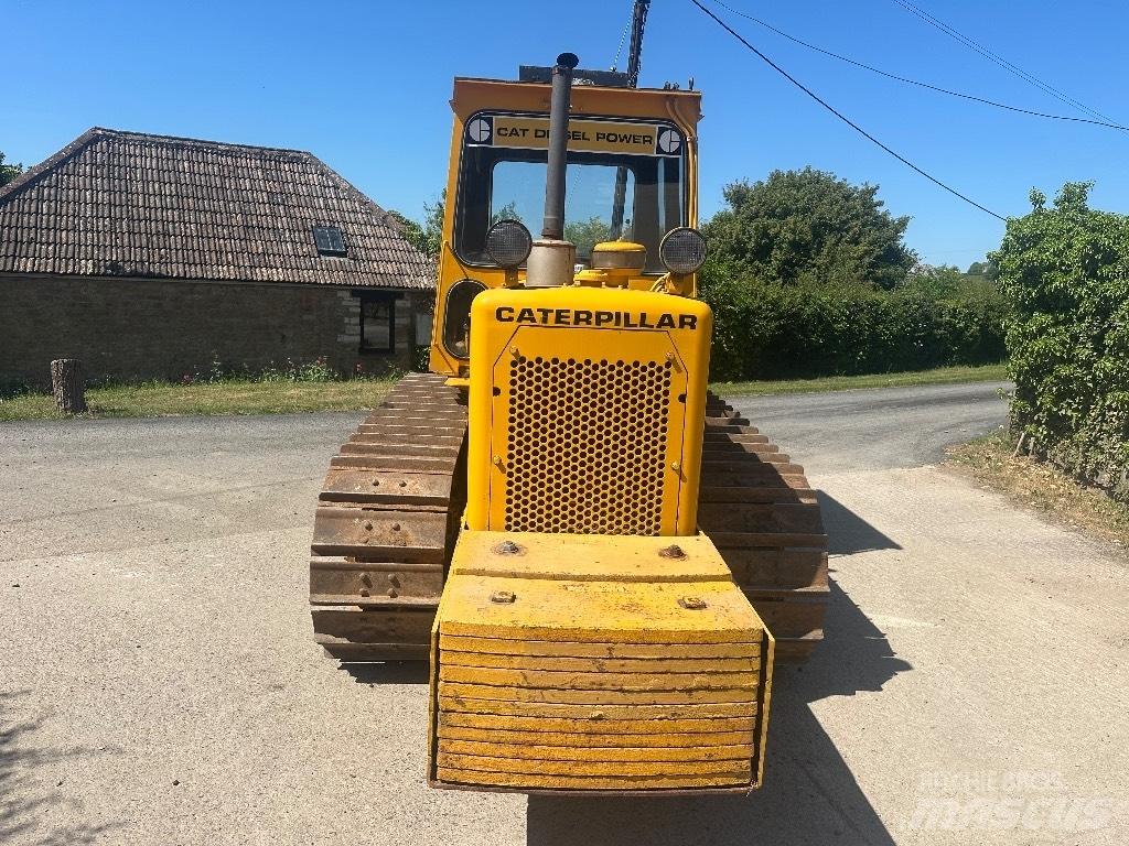 CAT D4d Traktory