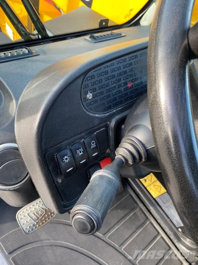 JCB 540-180 HiViz Teleskopické manipulátory