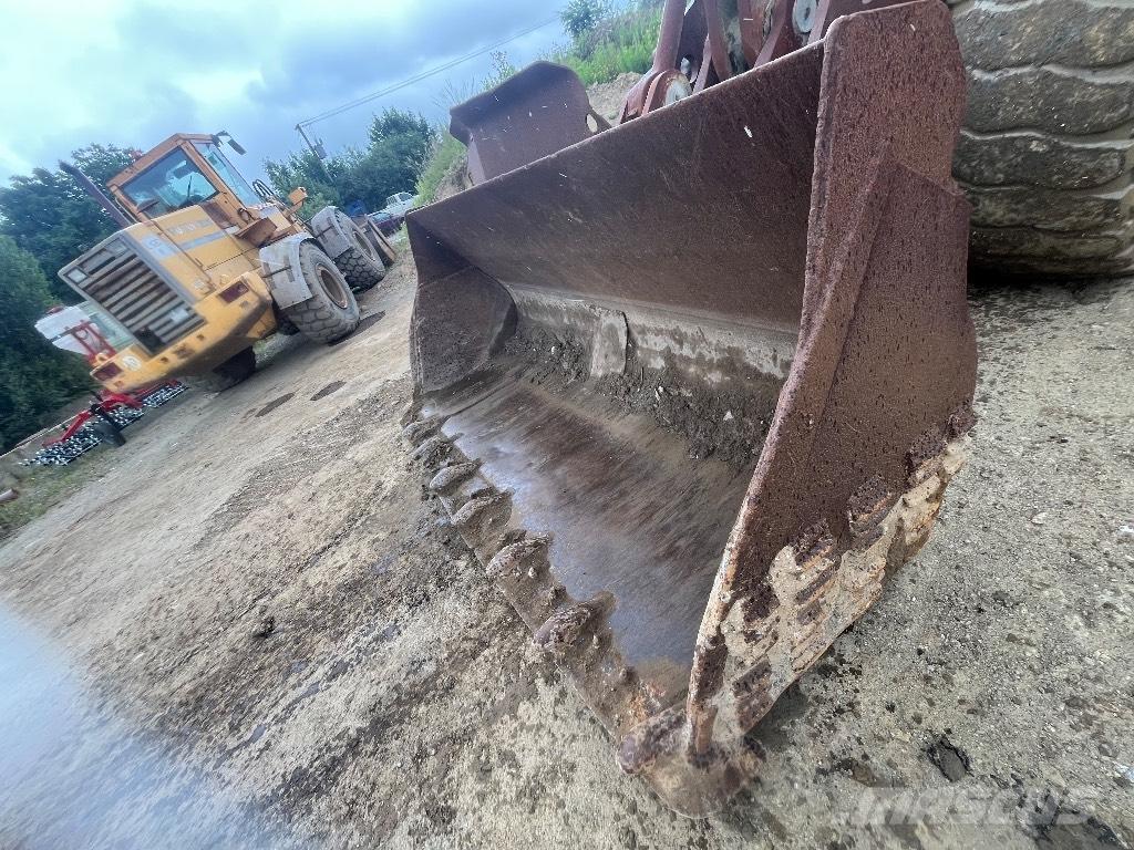 Volvo L150c Kolesové nakladače