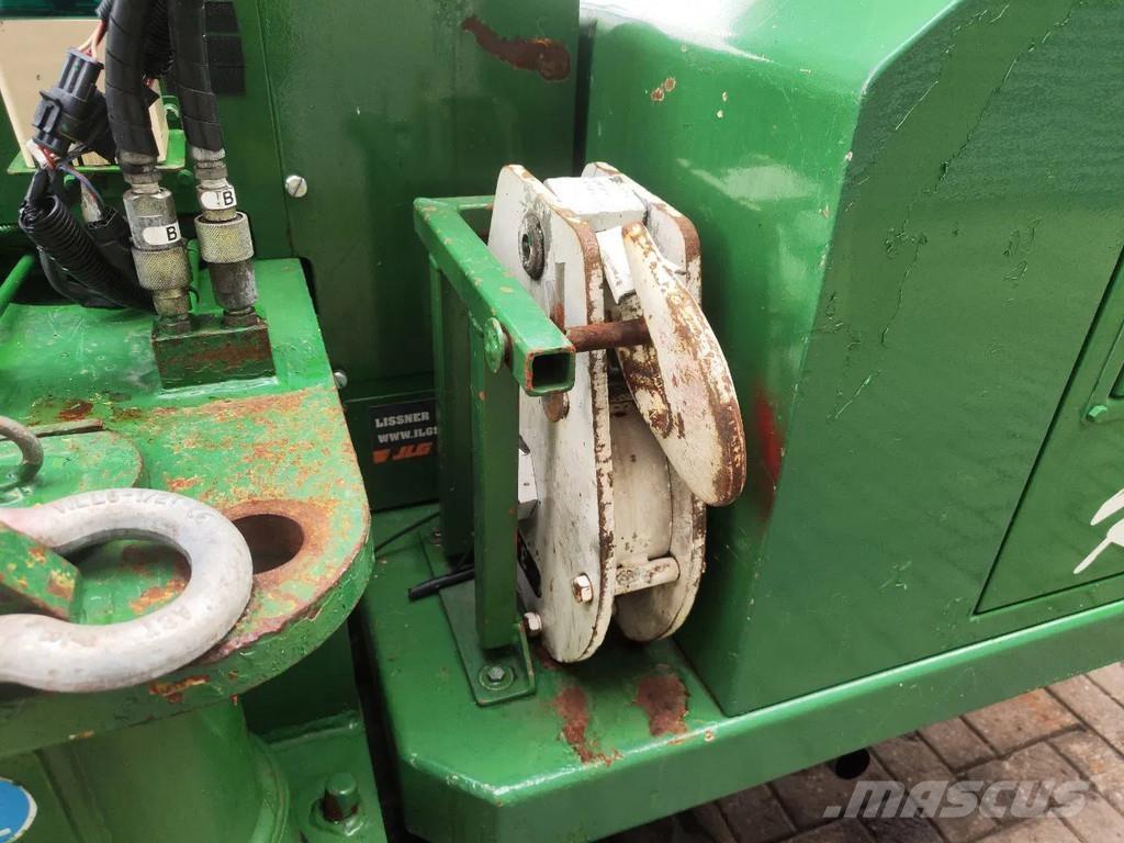 Unic URW 706 CDE Pásové žeriavy