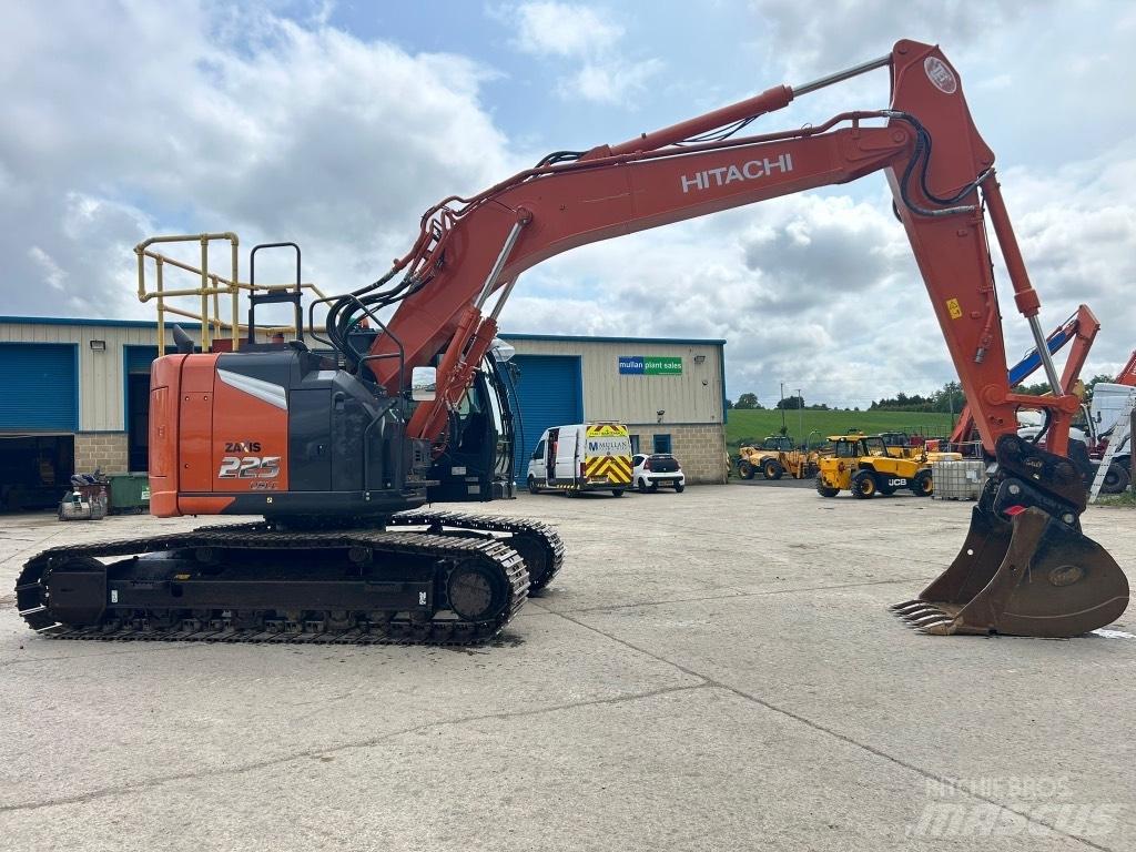 Hitachi ZX225 USLC-7 Pásové rýpadlá