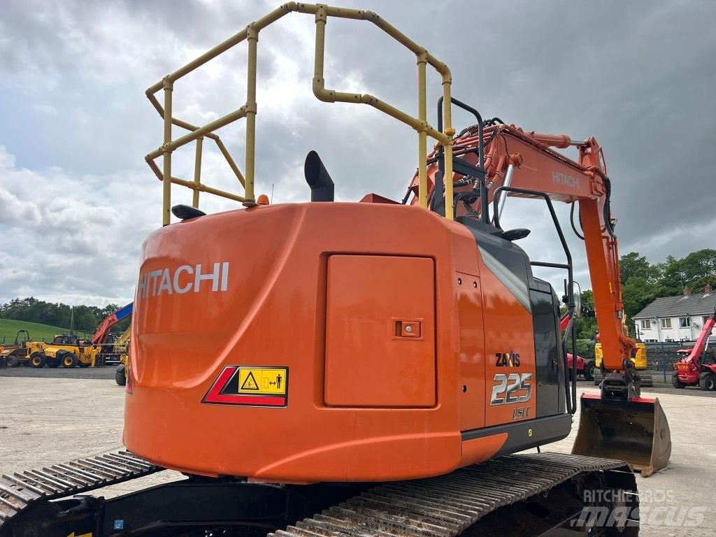 Hitachi ZX225 USLC-7 Pásové rýpadlá