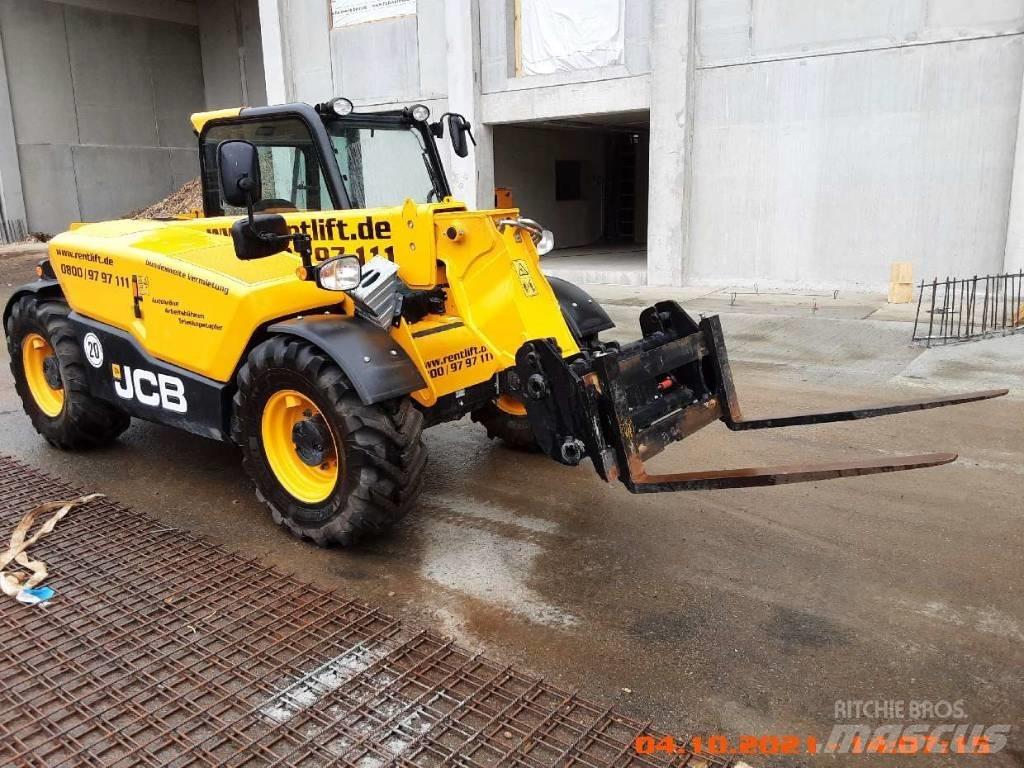 JCB 525-60 Teleskopické manipulátory
