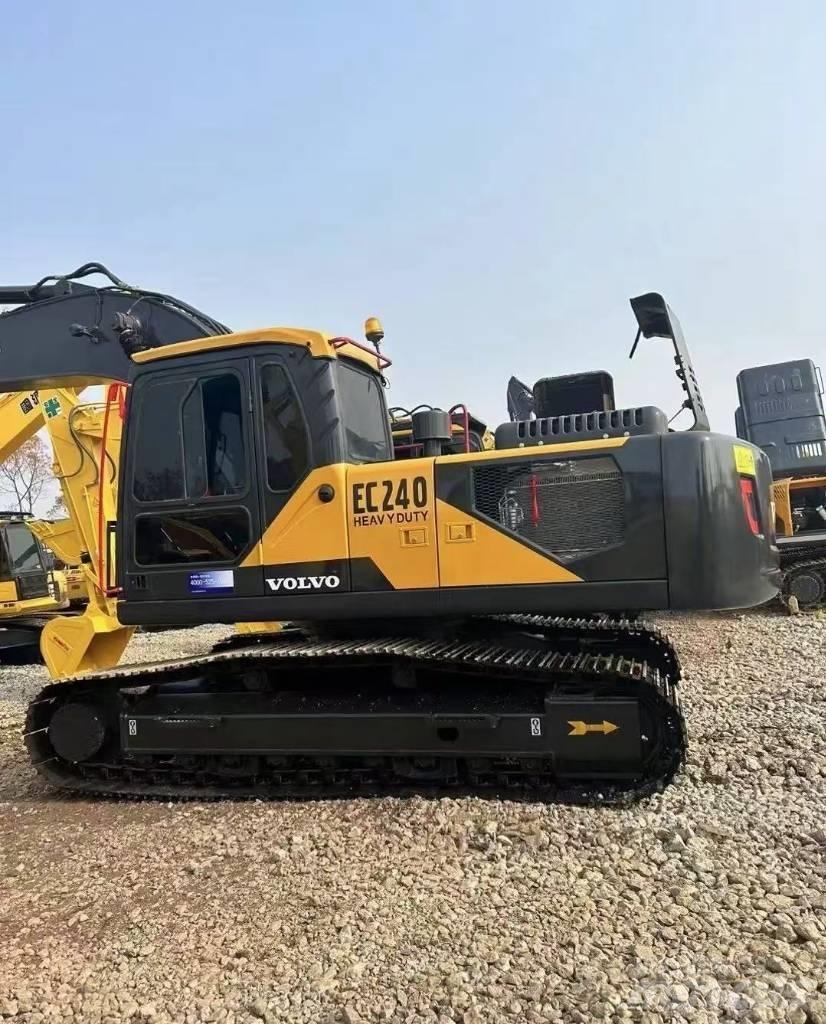 Volvo EC 240 Pásové rýpadlá