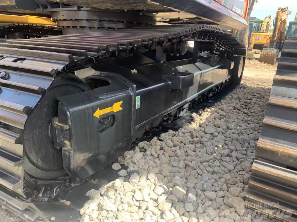 Doosan DX 225 Pásové rýpadlá
