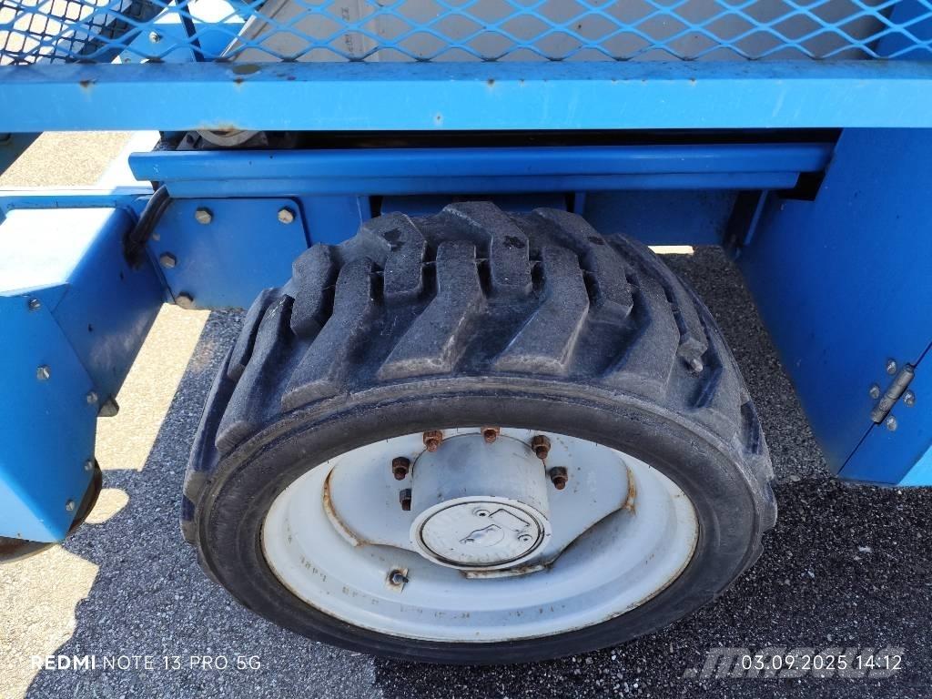 Genie GS 3390 RT Nožnicové zdvíhacie plošiny