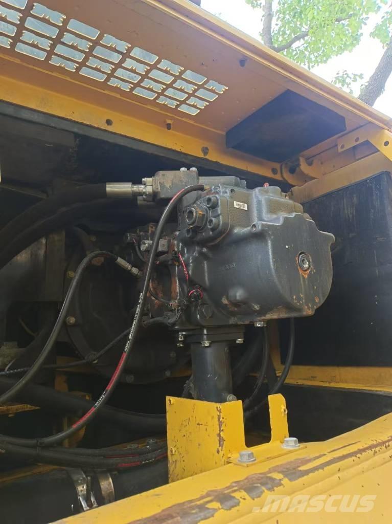 Komatsu PC 450-8 Pásové rýpadlá