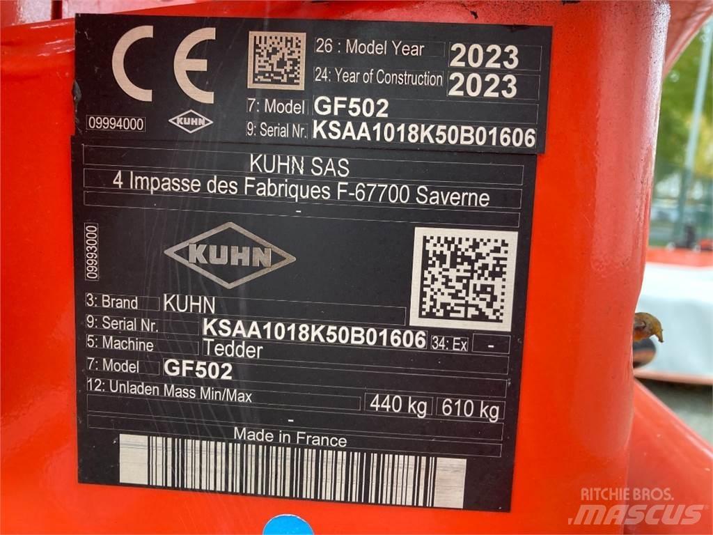 Kuhn GF 502 Obracače a zhrabovače sena