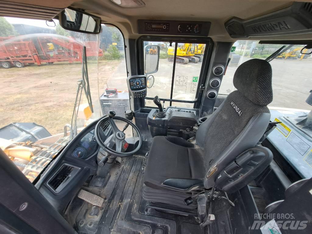 Hyundai HL940 Kolesové nakladače