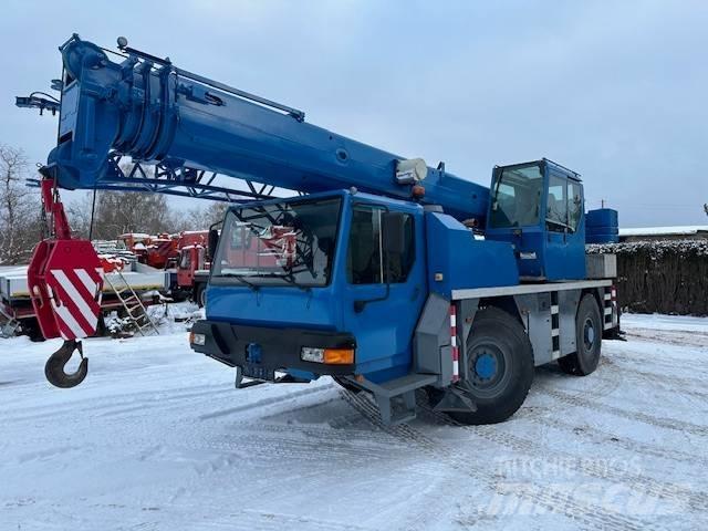 Liebherr LTM 1030-2 Univerzálne terénne žeriavy