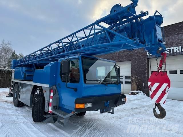 Liebherr LTM 1030-2 Univerzálne terénne žeriavy