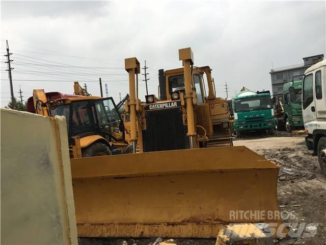 CAT D 7 R Pásové dozéry