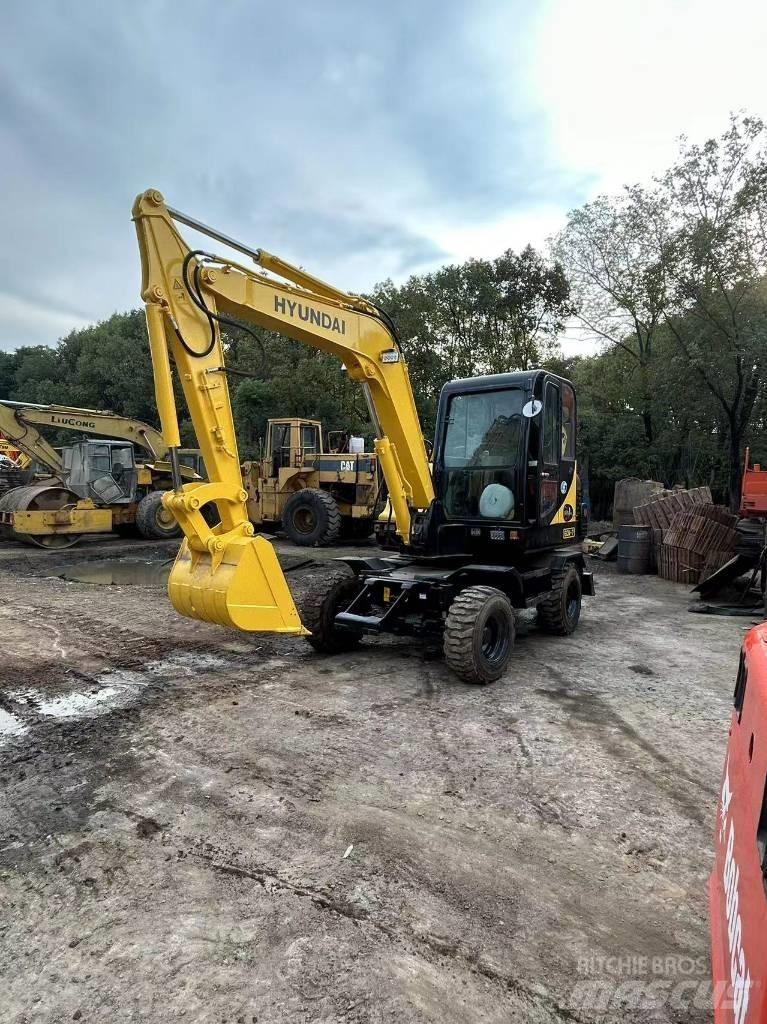 Hyundai R60-7 Kolesové rýpadlá