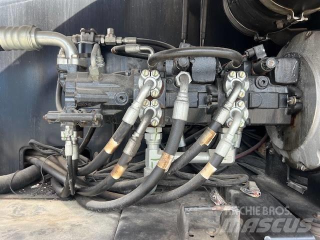 JLG 1350 SJP Teleskopické plošiny