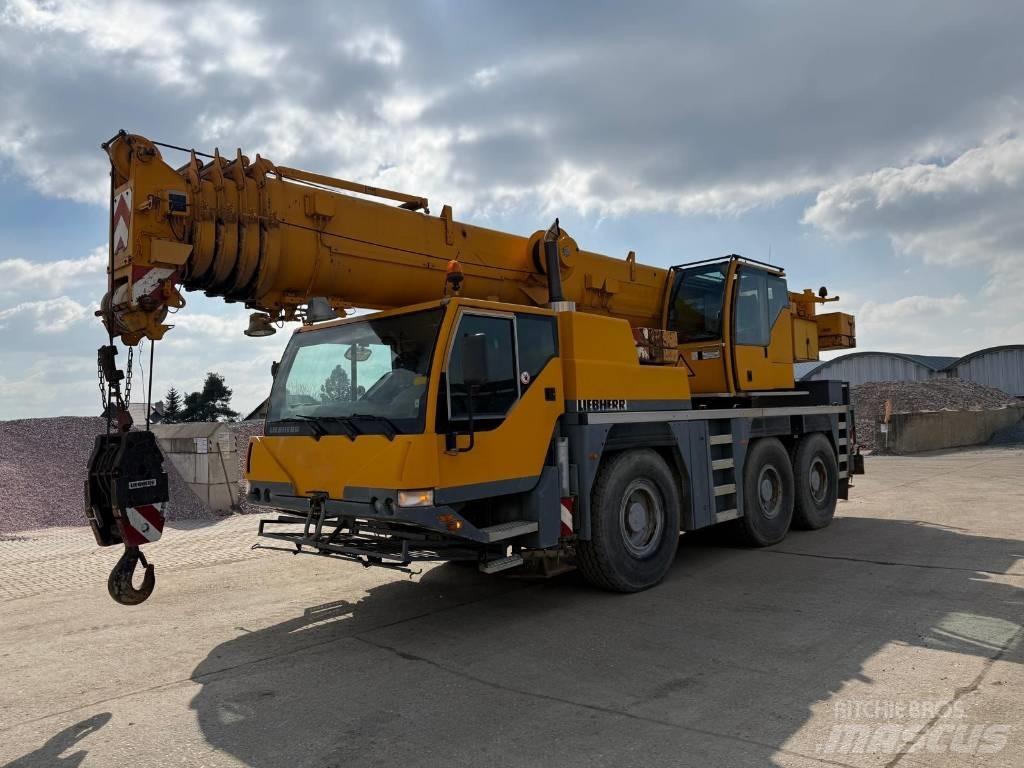 Liebherr LTM1055/1 Univerzálne terénne žeriavy