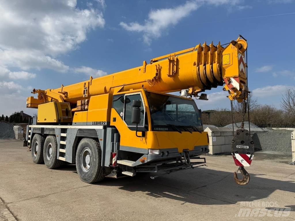 Liebherr LTM1055/1 Univerzálne terénne žeriavy