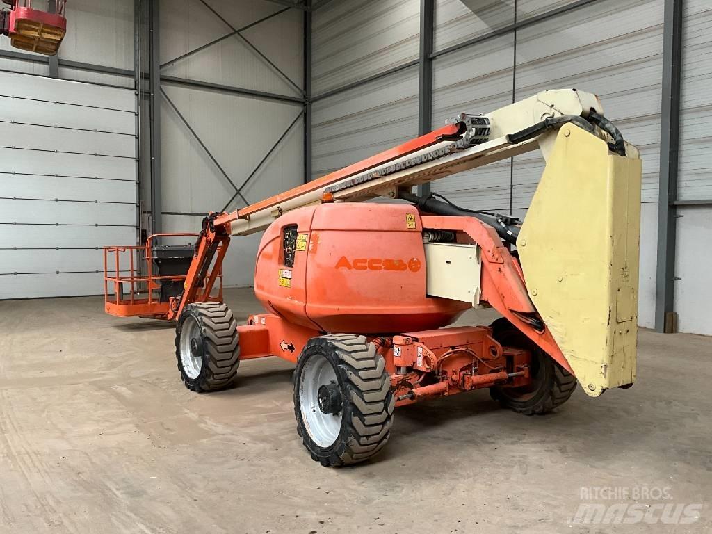 JLG 600 AJ Kĺbové plošiny