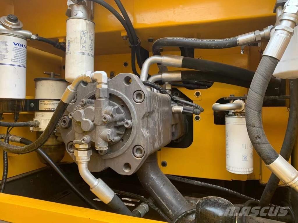 Volvo EC 300 D Pásové rýpadlá