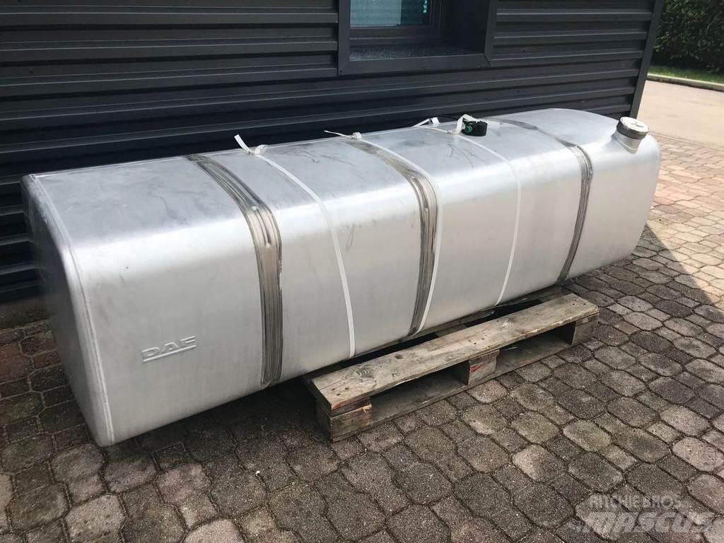 DAF 850 L Nádrže na palivo a aditíva