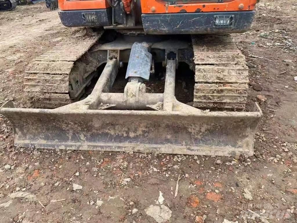 Doosan DX 75-9 Pásové rýpadlá